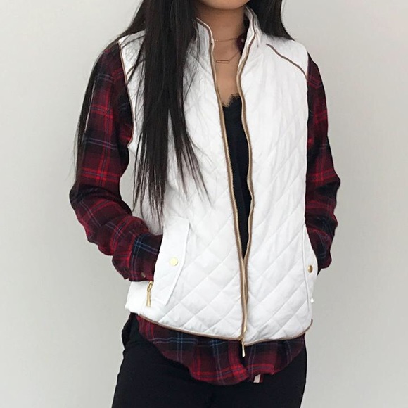 SOLD OUT Annie // Ivory Quilted Puffer Vest Jacket - Picture 3 of 4